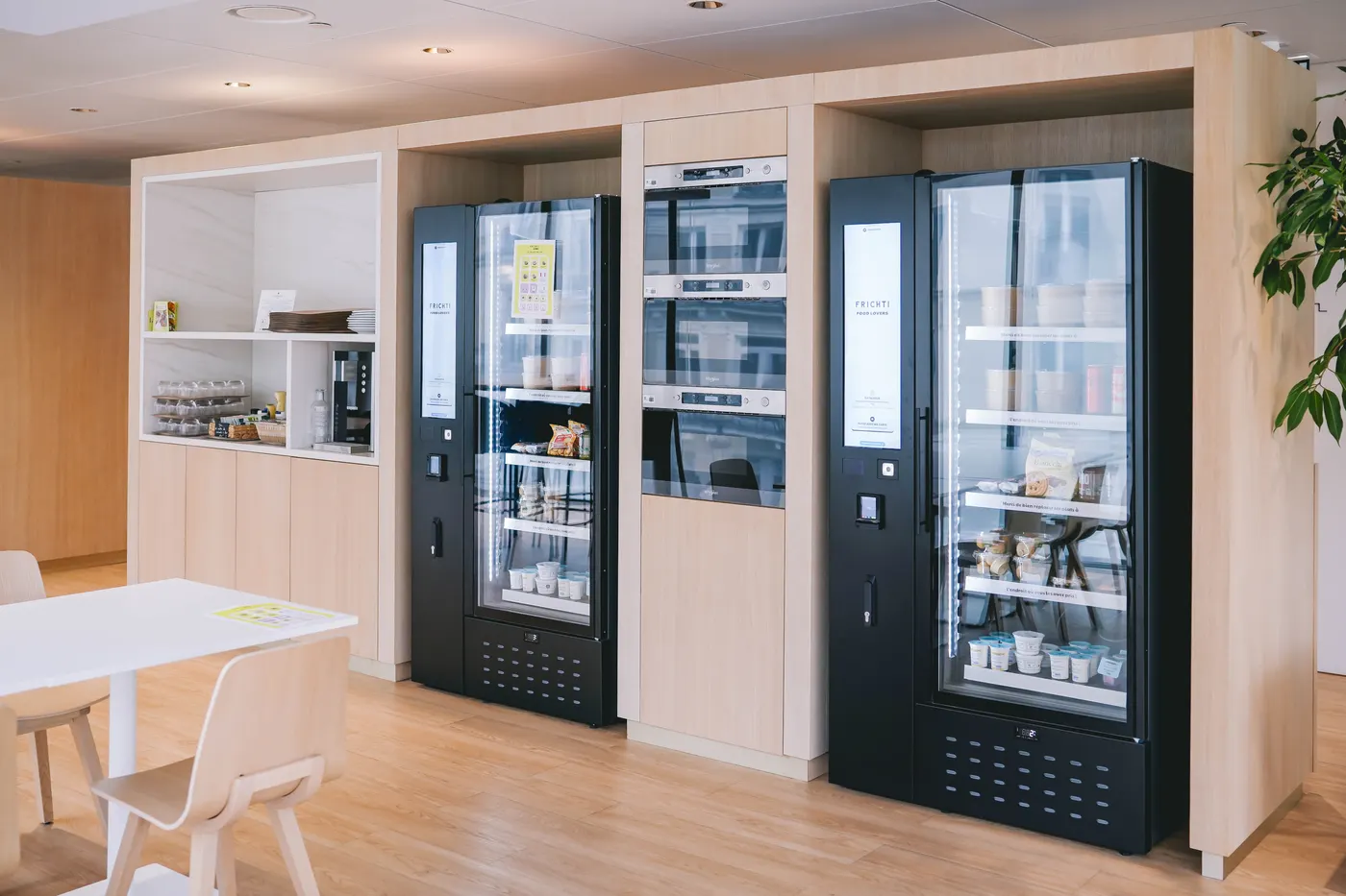 Frigos connectés Frichti dans des bureaux